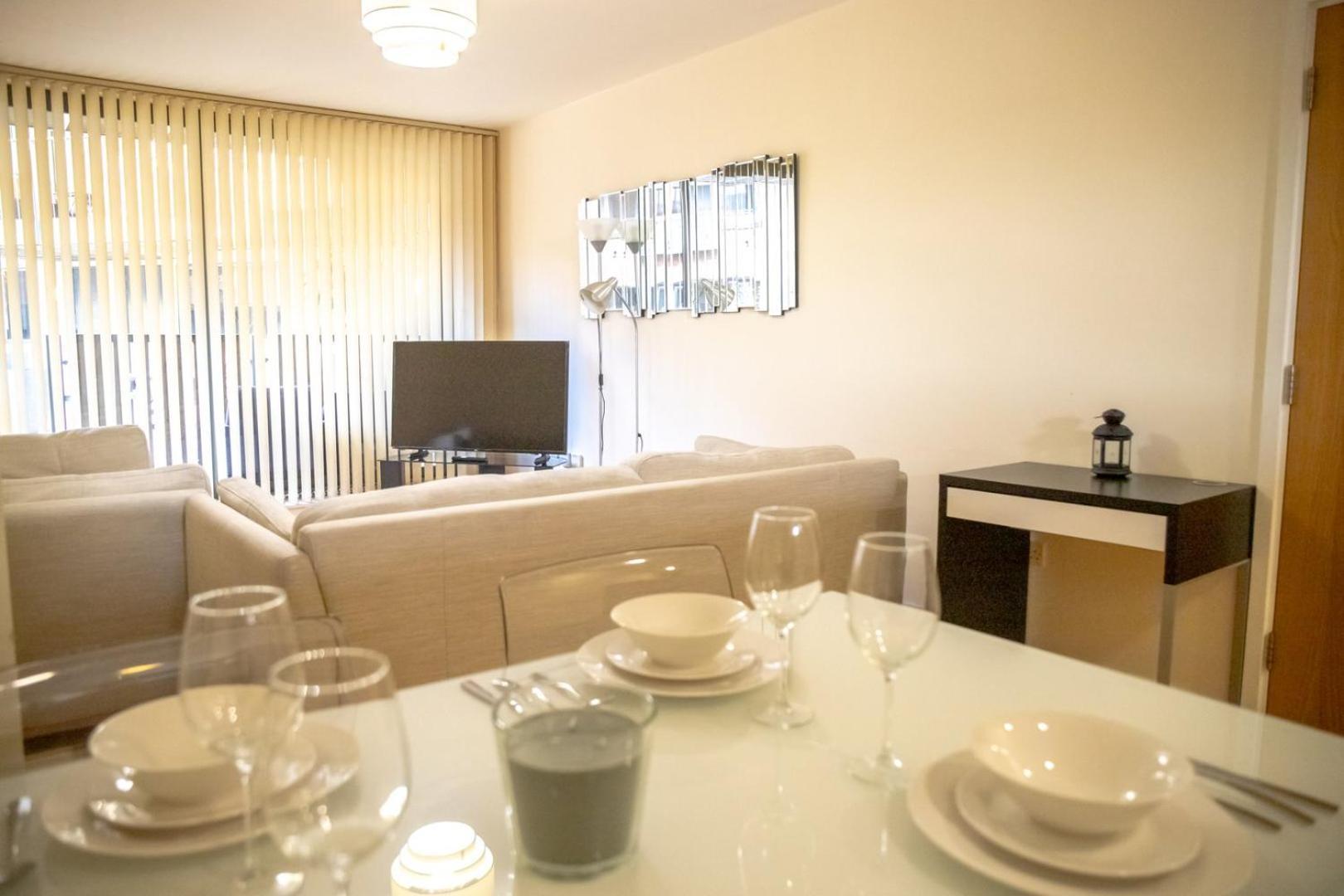 Leeds Vibrant 2 Bedroom Sleeps 4 Bagian luar foto