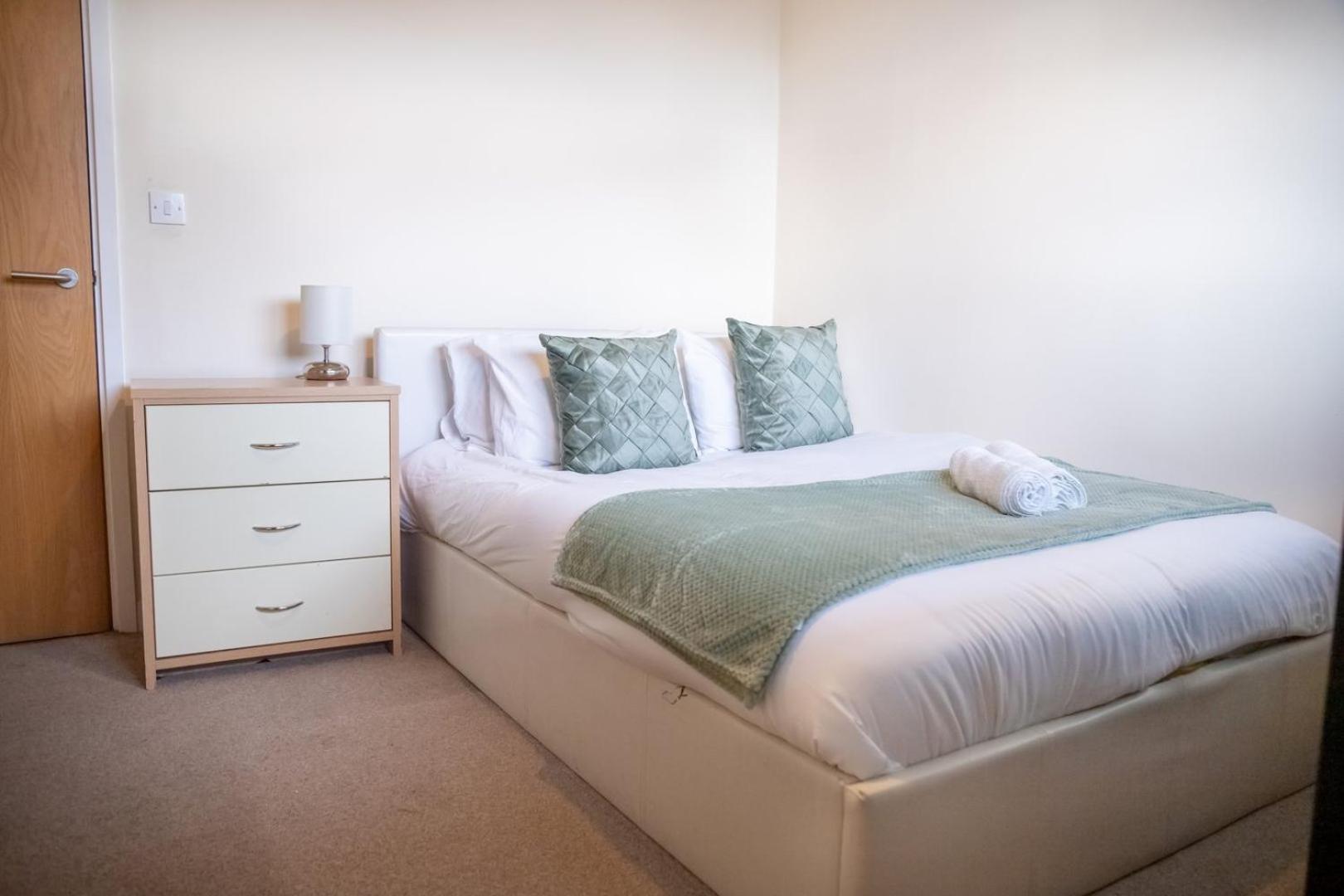 Leeds Vibrant 2 Bedroom Sleeps 4 Bagian luar foto